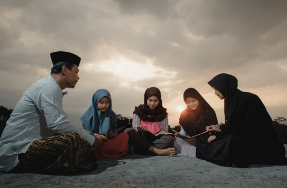 Muamalah adalah hubungan sesama manusia © 2022 berbagai sumber 