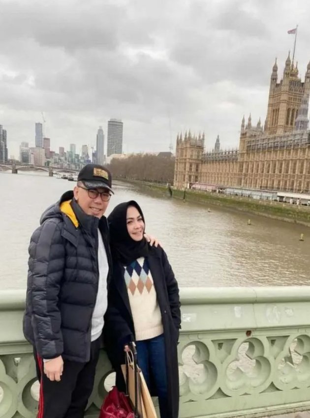 rieta amilia dan suami © Instagram