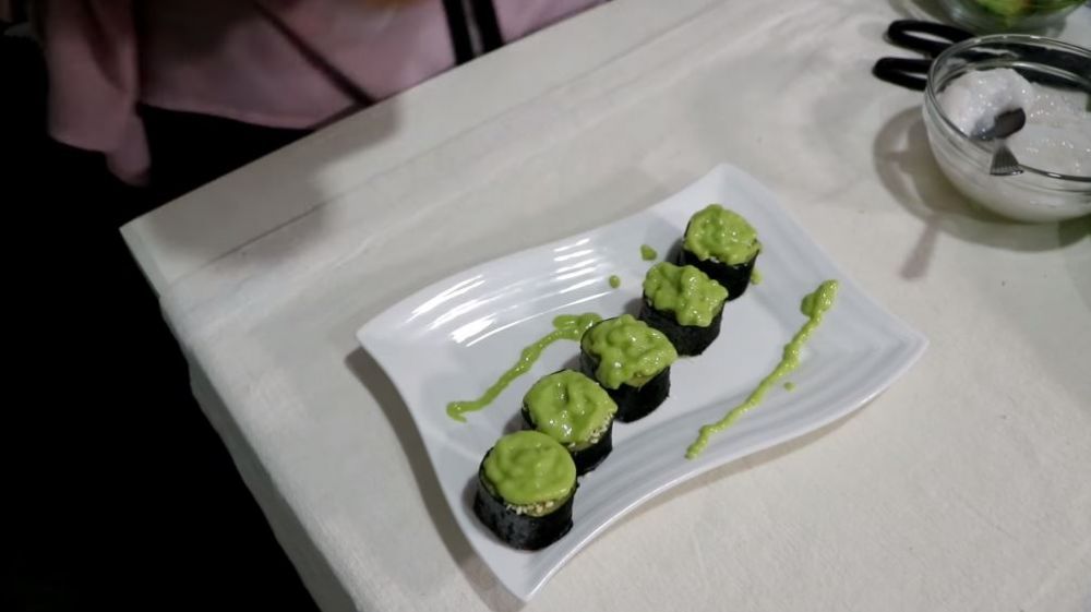 11 Trik mudah Dewi Hughes bikin sushi tanpa nasi, sehat dan lezat
