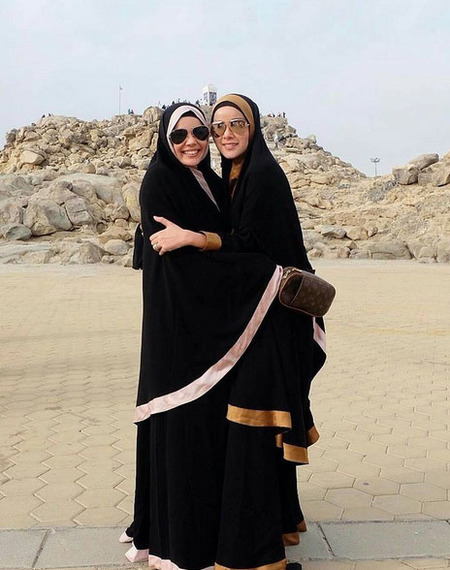 seleb mualaf jalani umrah © berbagai sumber