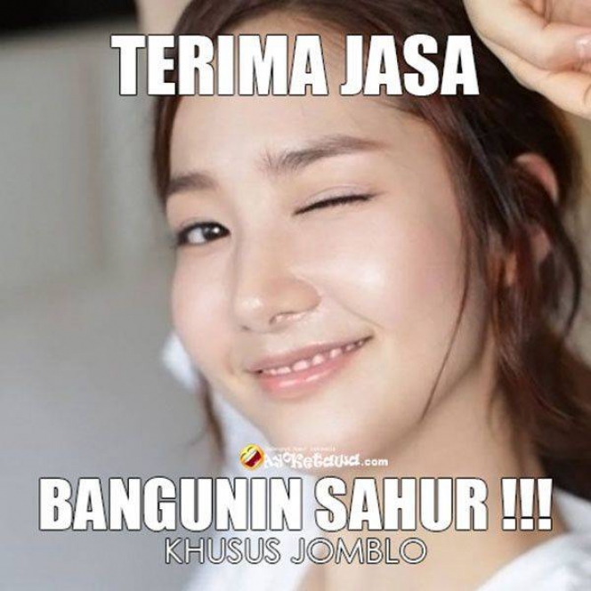 Meme jasa bangunin sahur © berbagai sumber