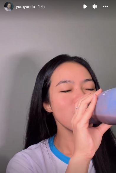 8 Pola makan Yura Yunita saat diet, basmi lemak perut dalam 2 bulan