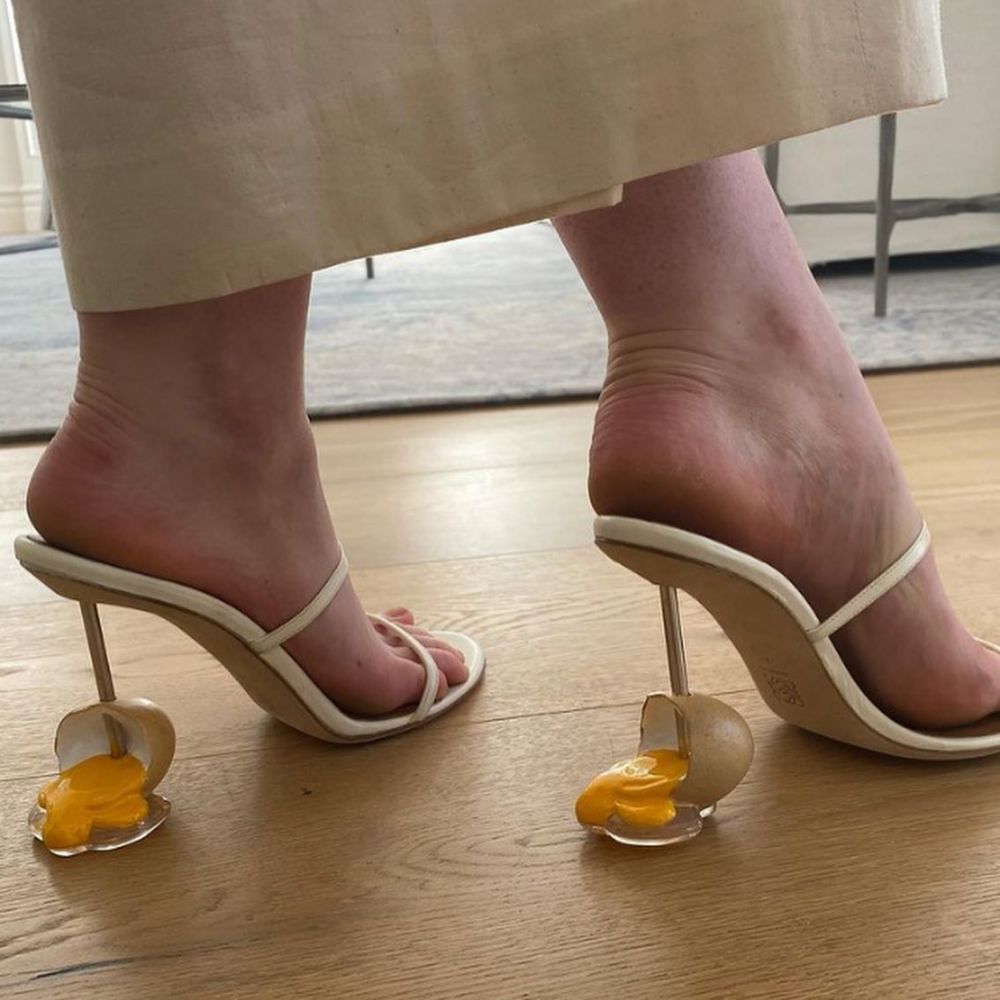11 Desain antimainstream sepatu high heels ini bikin tampil beda