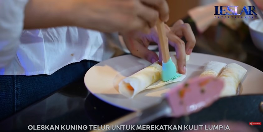 10 Langkah Lesty Kejora bikin lumpia isi, mudah dan bisa jadi stok
