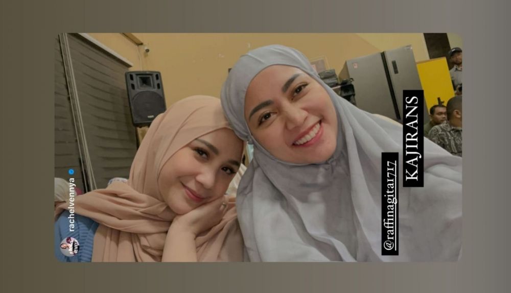 potret Nagita Slavina berhijab di pengajian © Instagram