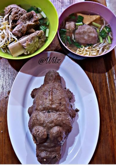 momen pas makan bakso jadi apes banget © berbagai sumber