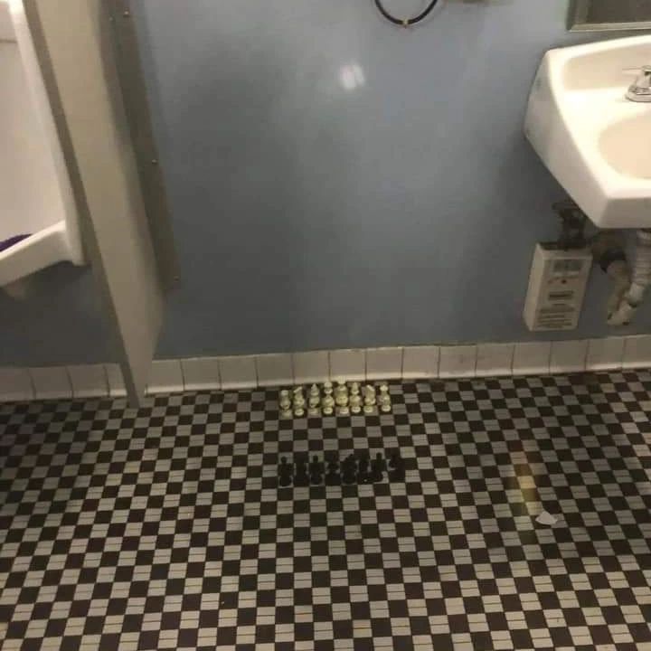 ada benda tapi salah posisi nih © Instagram