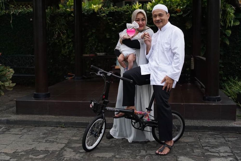 11 Gaya seleb saat momong cucu © 2022 brilio.net