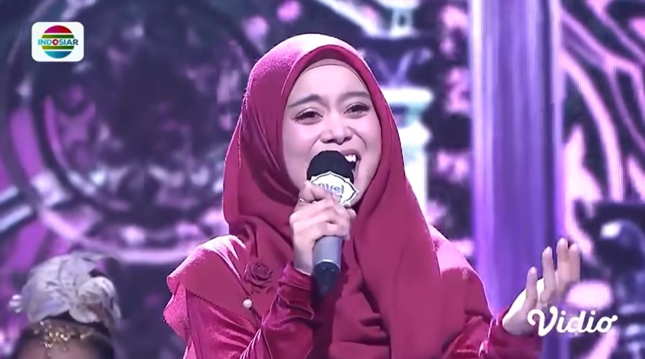 Lesty Kejora jadi host kompetisi tausiah Berbagai sumber