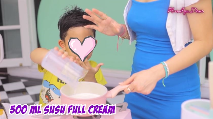 11 Cara Ayu Dewi bikin bubur labu kuah taro, simpel cuma 5 menit