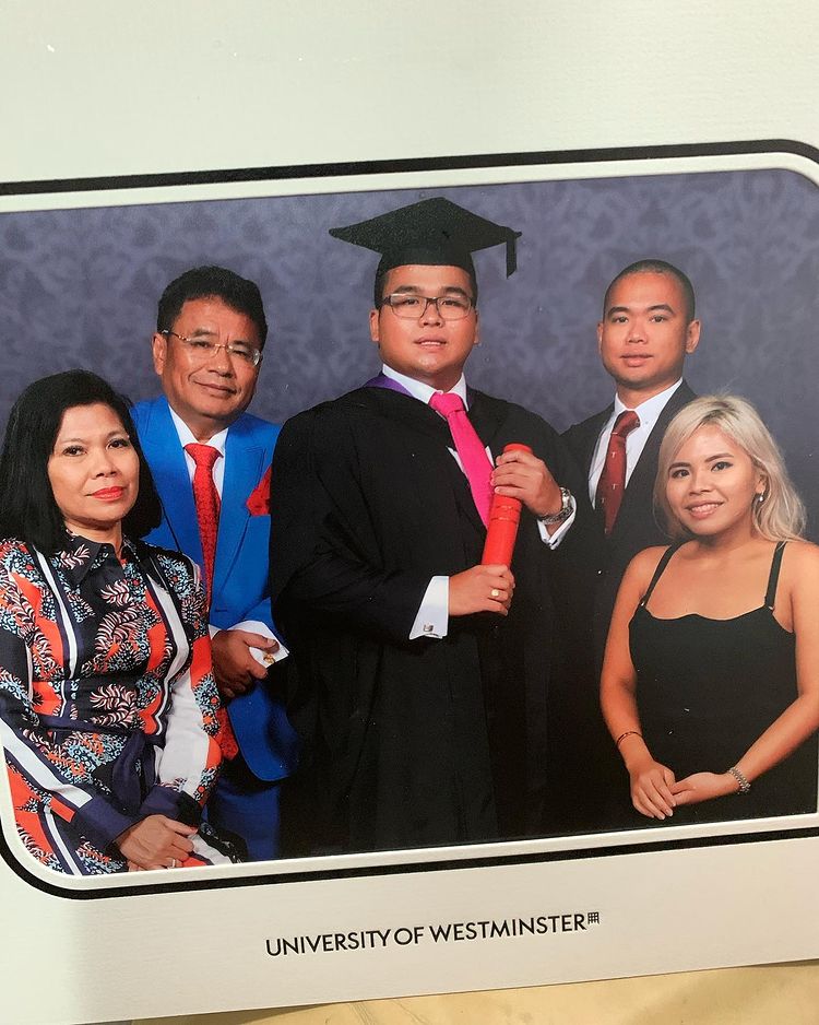 potret Hotman Paris bersama istri © Instagram/@hotmanparisofficial