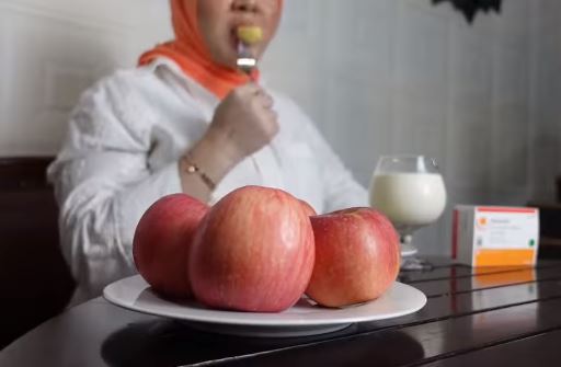 9 Pola makan Kesha Ratuliu saat diet, aman buat ibu menyusui