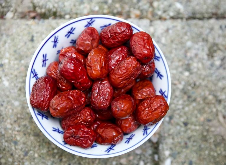 9 Pola makan Kesha Ratuliu saat diet, aman buat ibu menyusui