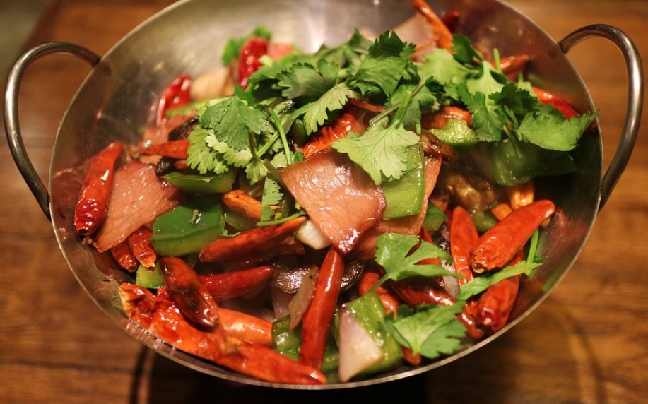 Tanpa disadari, 9 kebiasaan santap sahur ini bisa bikin badan lemas