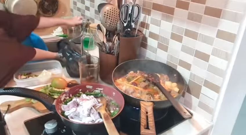 Menu buka puasa 6 jebolan D'Academy, Lesty datangkan gerobak cilor