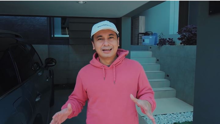 penampakan rumah joshua suherman © YouTube