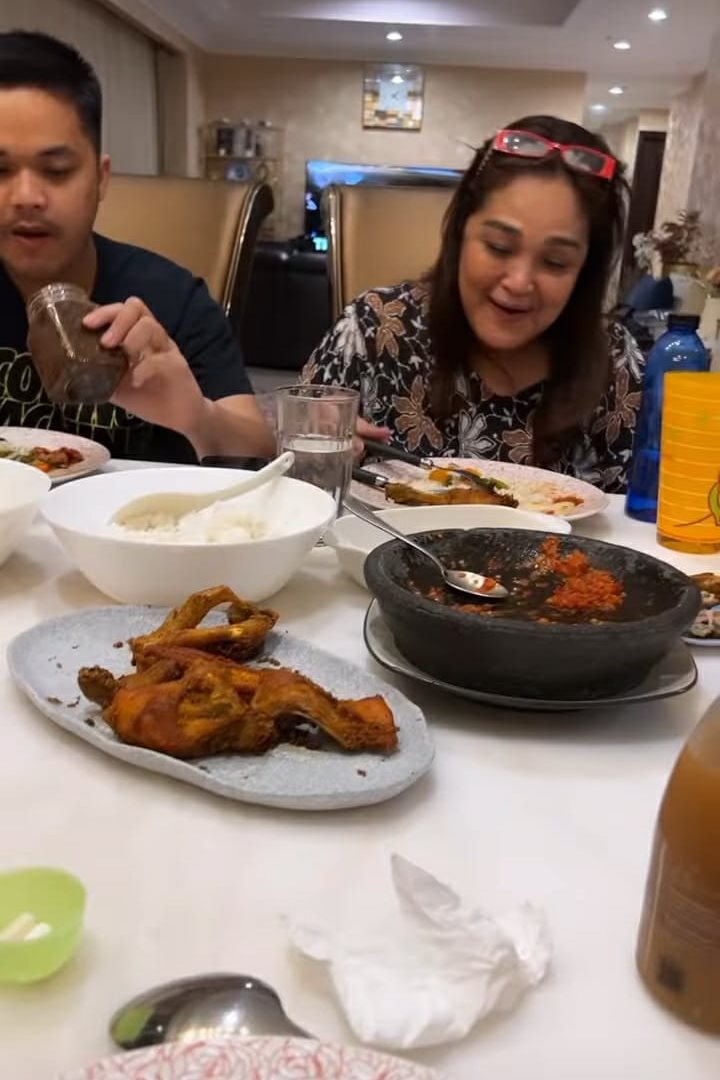 Inspirasi menu sahur 13 seleb untuk suami, simpel dan menggugah selera