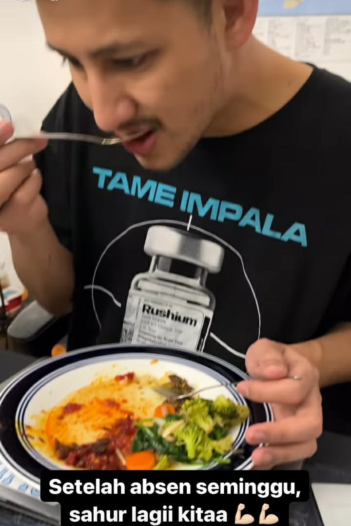 Inspirasi menu sahur 13 seleb untuk suami, simpel dan menggugah selera