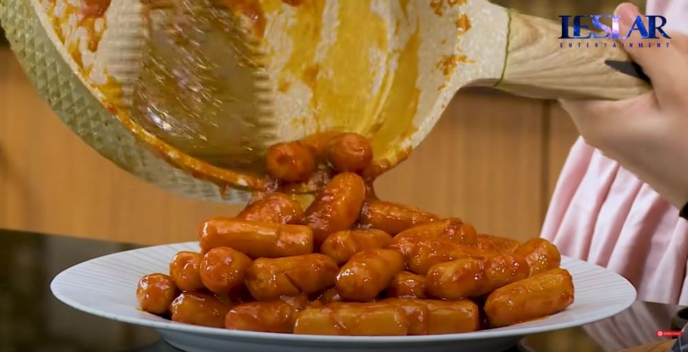 Inspirasi menu sahur 13 seleb untuk suami, simpel dan menggugah selera