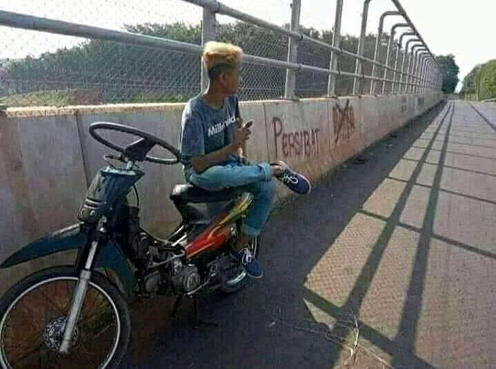 benda dipasang di motor © berbagai sumber benda dipasang di motor © berbagai sumber