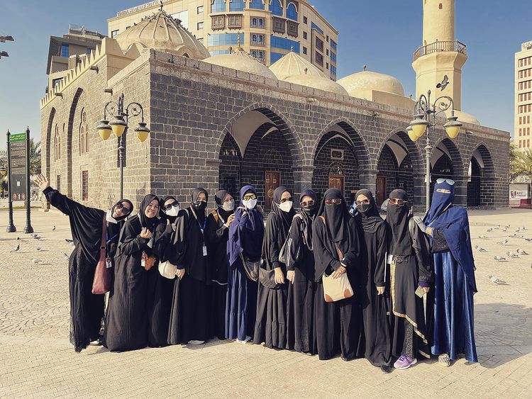 Umi Pipik umrah di bulan Ramadan © Instagram/@_ummi_pipik_