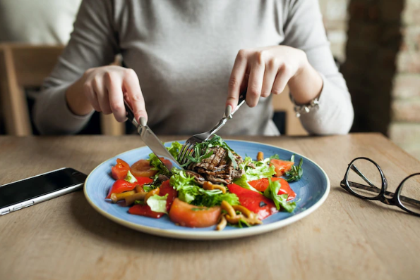 Tiroid adalah kelainan fungsi kelenjar © 2022 berbagai sumber 