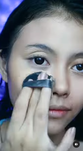 9 Transformasi makeup wanita jadi Lesty Kejora, hasilnya bikin takjub