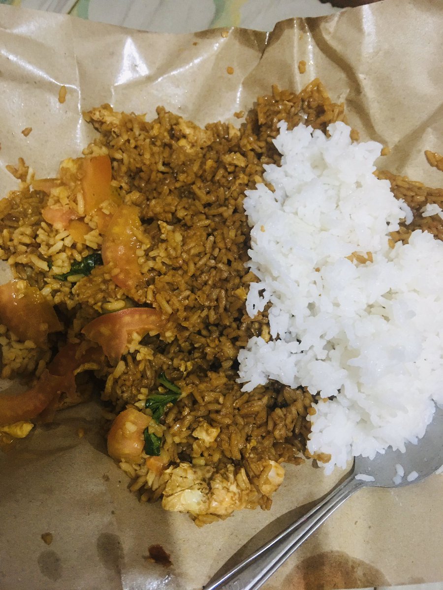 nasi goreng tapi nyeleneh banget © berbagai sumber