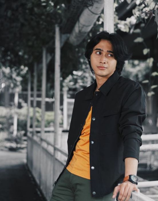 Kevin Gutomo lawan main Mayang berbagai sumber Kevin Gutomo lawan main Mayang berbagai sumber