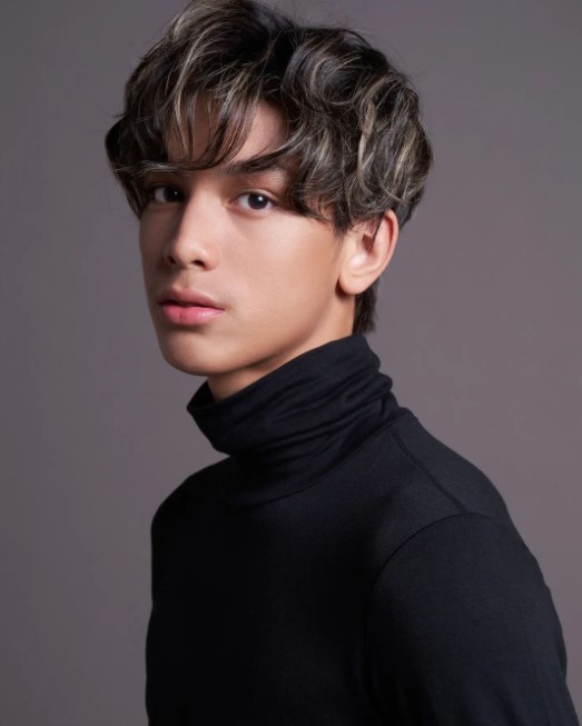 Momen pemotretan Eddy Meijer jadi model © Instagram