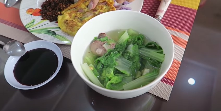 8 Makanan dan minuman Natasha Wilona saat diet, serba masak sendiri