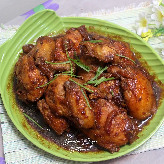 20 Resep menu sahur berbahan ayam aneka bumbu, empuk dan bikin nagih