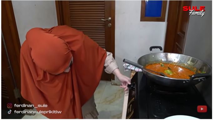 9 Trik Nathalie Holscher bikin rendang, empuk dan tidak mudah hancur
