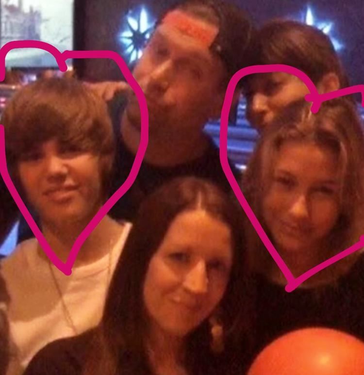 Hailey fans Justin Bieber berbagai sumber Hailey fans Justin Bieber berbagai sumber