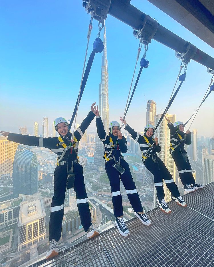 keluarga Halilintar liburan di Dubai © Instagram/@genifaruk