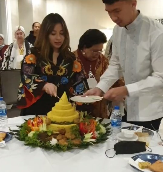 Momen syukuran kelahiran anak Nikita Willy © Instagram Momen syukuran kelahiran anak Nikita Willy © Instagram