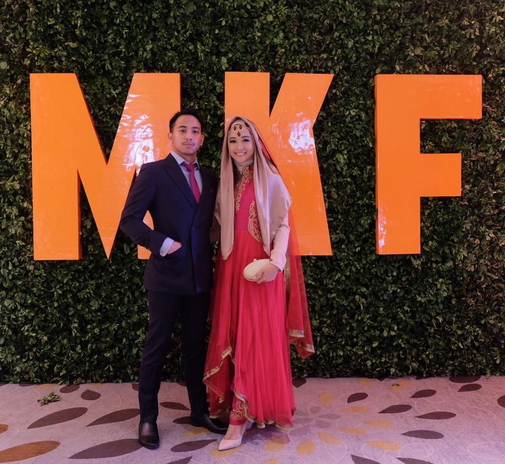 seleb berhijab pakai busana India © Instagram