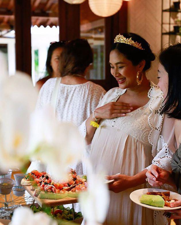 Gaya 11 seleb rayakan baby shower kehamilan kedua, ada tema safari