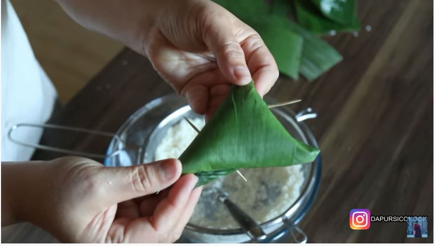 7 Trik membuat lupis empuk, kenyal, dan anti gagal