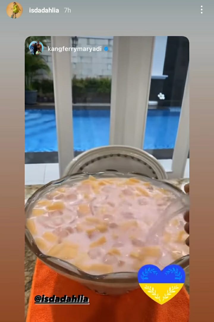 Menu buka puasa khas Nusantara ala 10 seleb, cocok buat keluarga