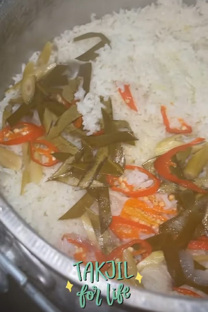 Menu buka puasa khas Nusantara ala 10 seleb, cocok buat keluarga