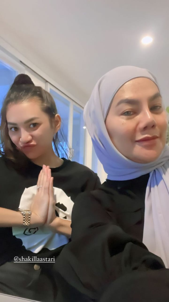 momen sarita abdul mukti rayakan ultah mantan suami © instagram