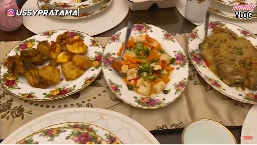 10 Inspirasi menu buka puasa ala Ussy Sulistiawaty ini bikin ngiler