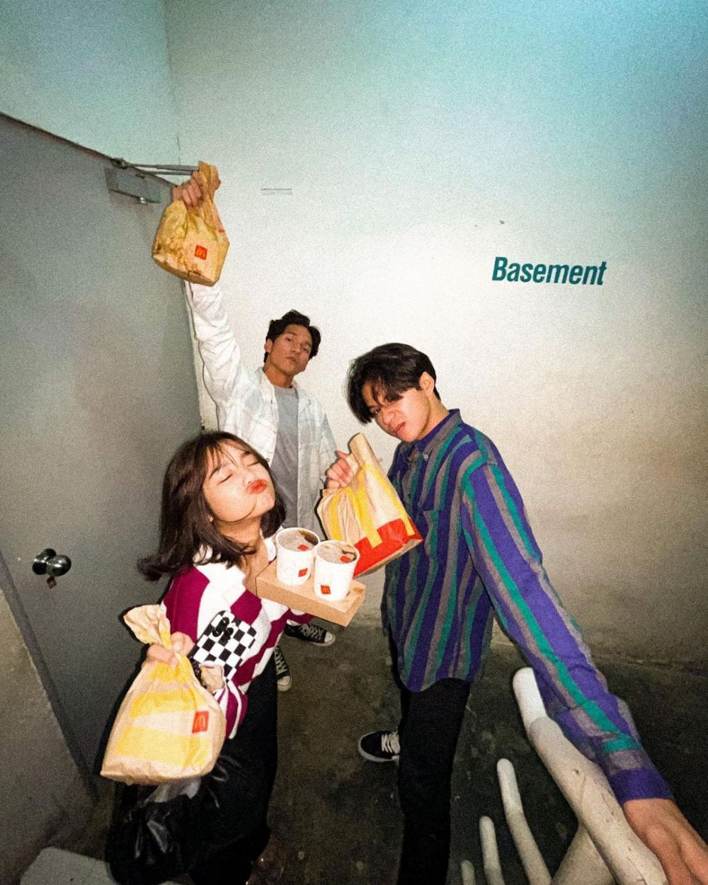 Fuji dan Rafael Adwel Berbagai sumber