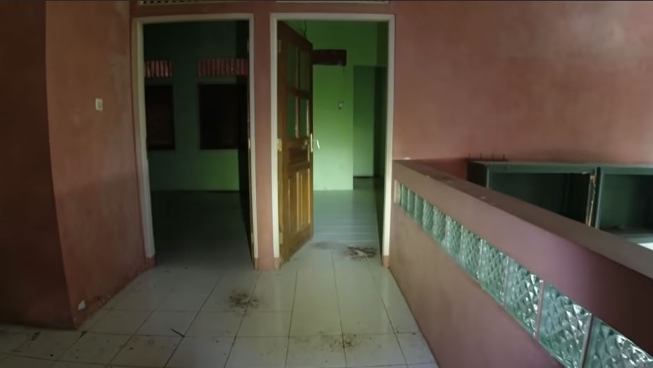 Terbengkalai 4 tahun, ini 11 penampakan rumah Lydia Kandou di Banten