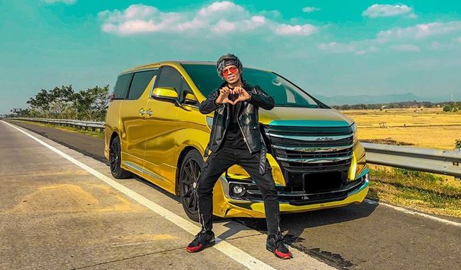 Koleksi kendaraan mewah Atta Halilintar © berbagai sumber Koleksi kendaraan mewah Atta Halilintar © berbagai sumber