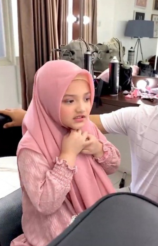 Arsy Hermansyah berhijab Berbagai sumber