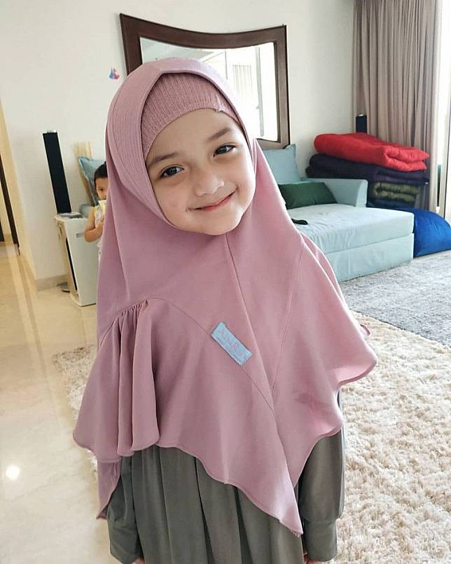 Arsy Hermansyah berhijab Berbagai sumber