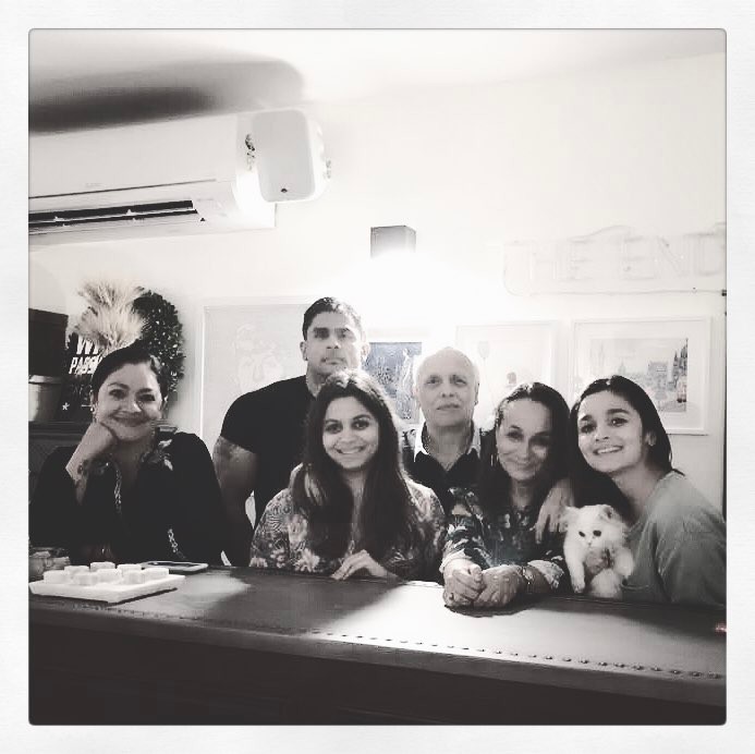 momen akrab Alia Bhatt dan Pooja Bhatt © Instagram momen akrab Alia Bhatt dan Pooja Bhatt © Instagram