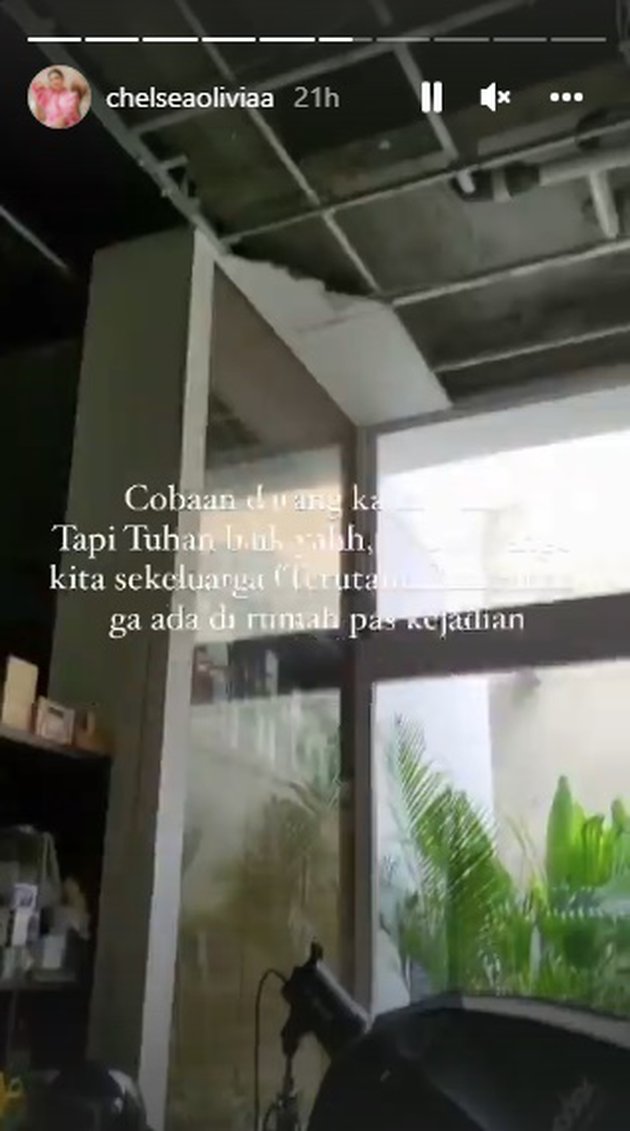 kondisi rumah Chelsea Olivia yang rusak © Instagram
